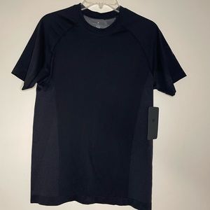 Fabletics shirt black workout top mens S, pre-owned excellent condition